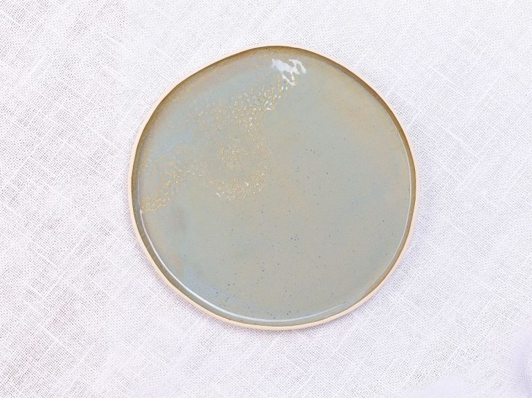 krožnik moon krem-pistacija